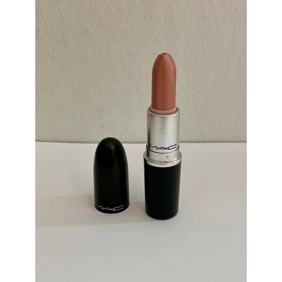 Mac Politely Pink Lustre Lipstick Pink RARE New 517 Damaged Tip - Picture 1 of 10